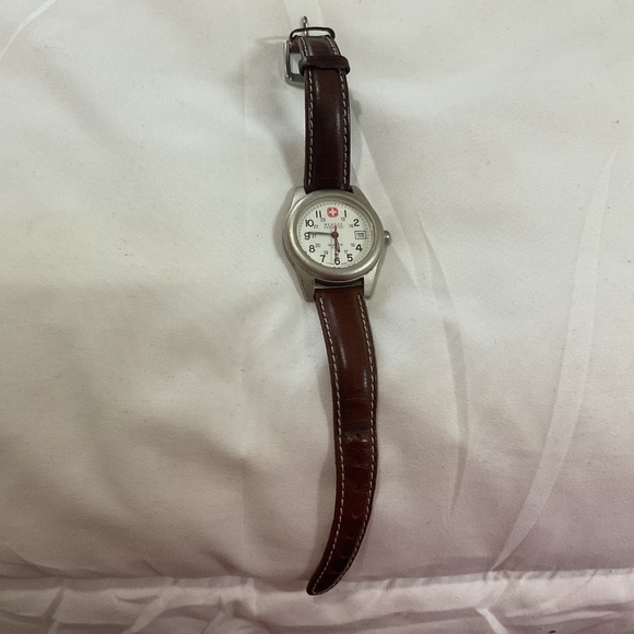 Wenger SAK ladies Swiss watch - Picture 4 of 4